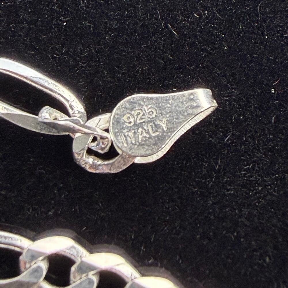 Solid 925 Italian Sterling Silver Figaro Chain Necklace 22" Long 4.5mm Long - Picture 4 of 7